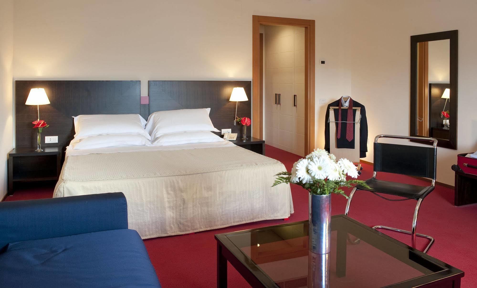 Park Hotel Centro Congressi Potenza Eksteriør bilde